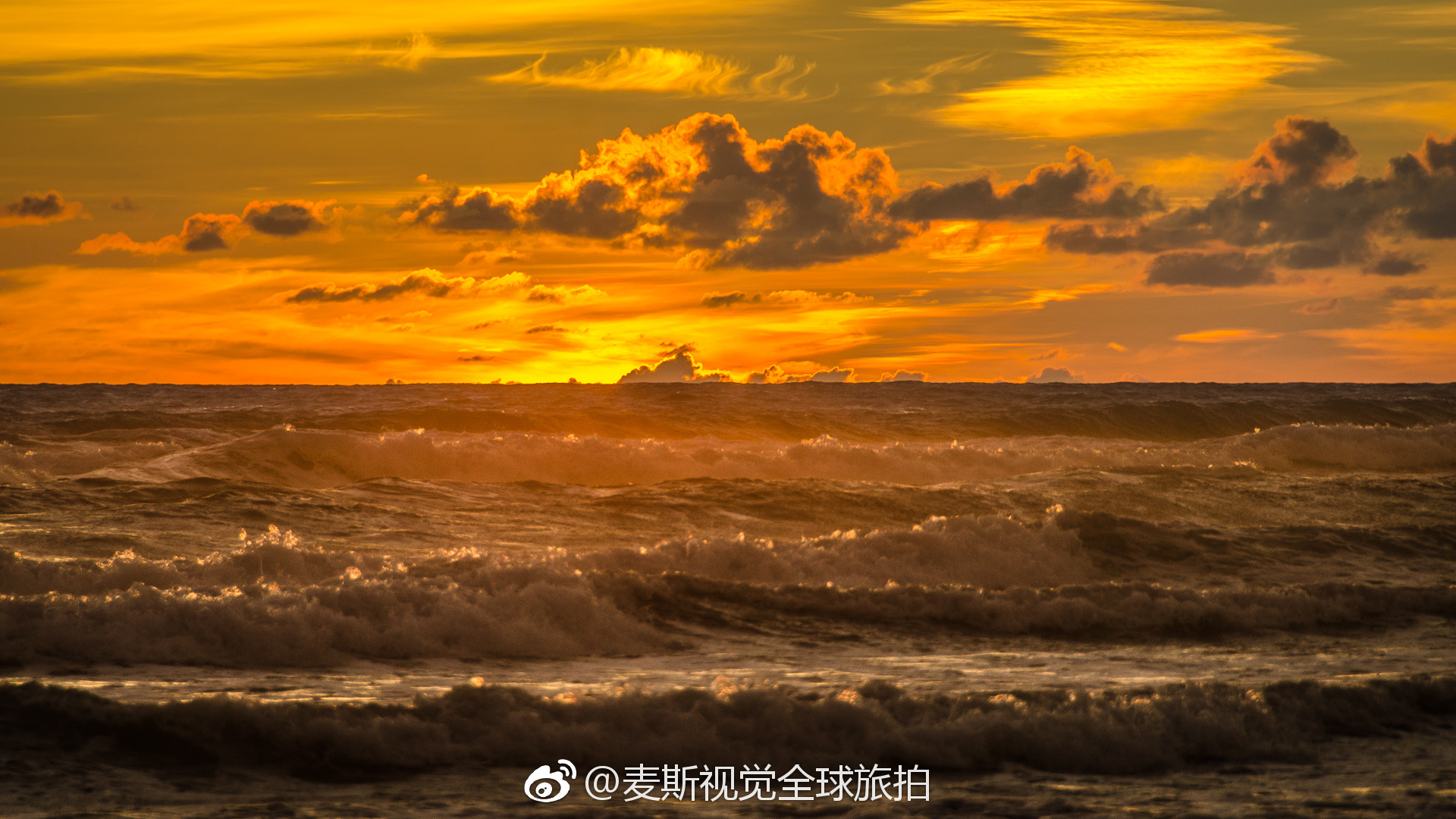 到哪里都喜欢看夕阳,就算下一秒就要沉入黑暗