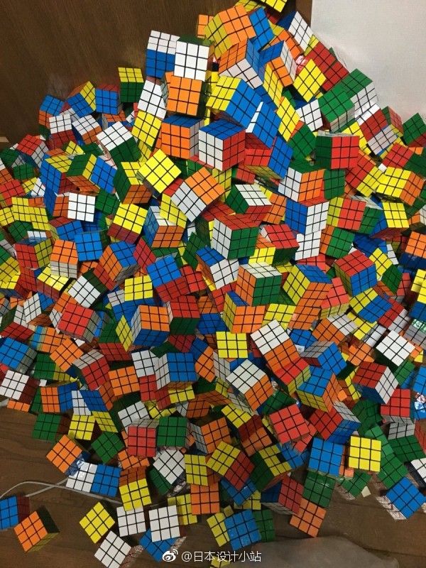 日推网友えぺー用大约900个的魔方拼出各种图案