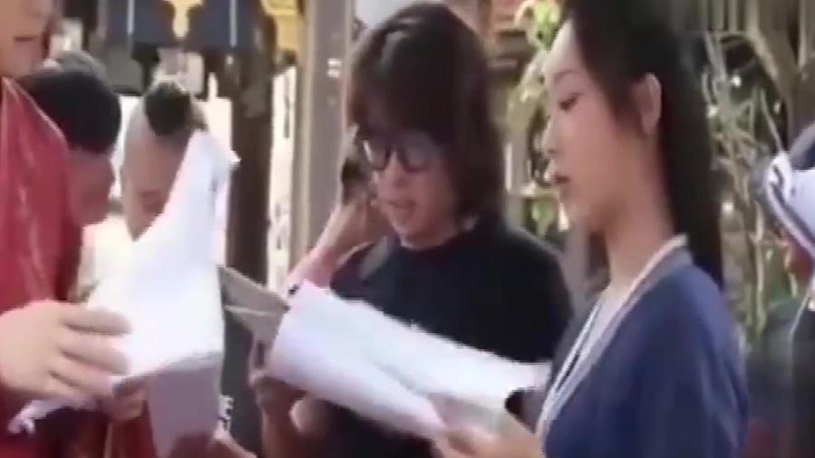 杨紫 邓伦幕后花絮邓论杨紫片场形影不离果然