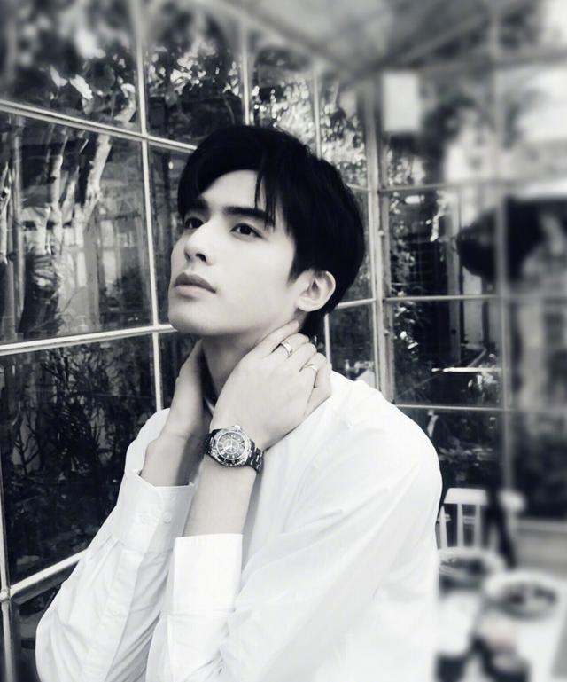 宋威龙|王嘉尔|刘昊然_新浪新闻