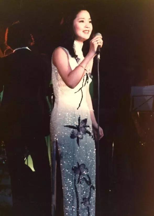 邓丽君绝版旗袍写真,太美了!