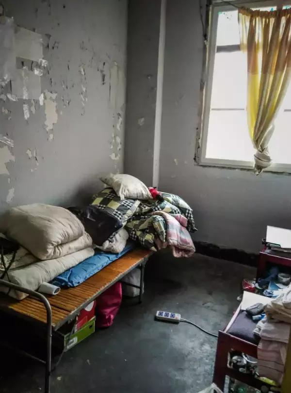 看90后青年的改造之路600元把7平米邋遢小屋变身小清新