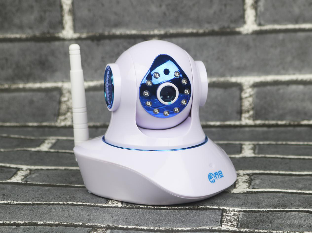24小时全能看家机器人乔安无线智能摄像机评测