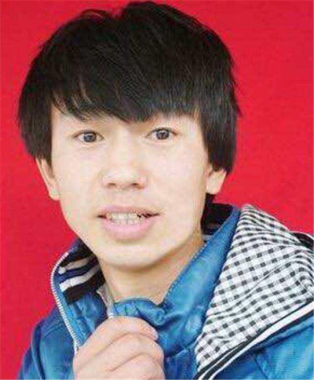 用车 正文 庞麦郎原名庞明涛,陕西人,自称自己是台胞,还给自己起了个