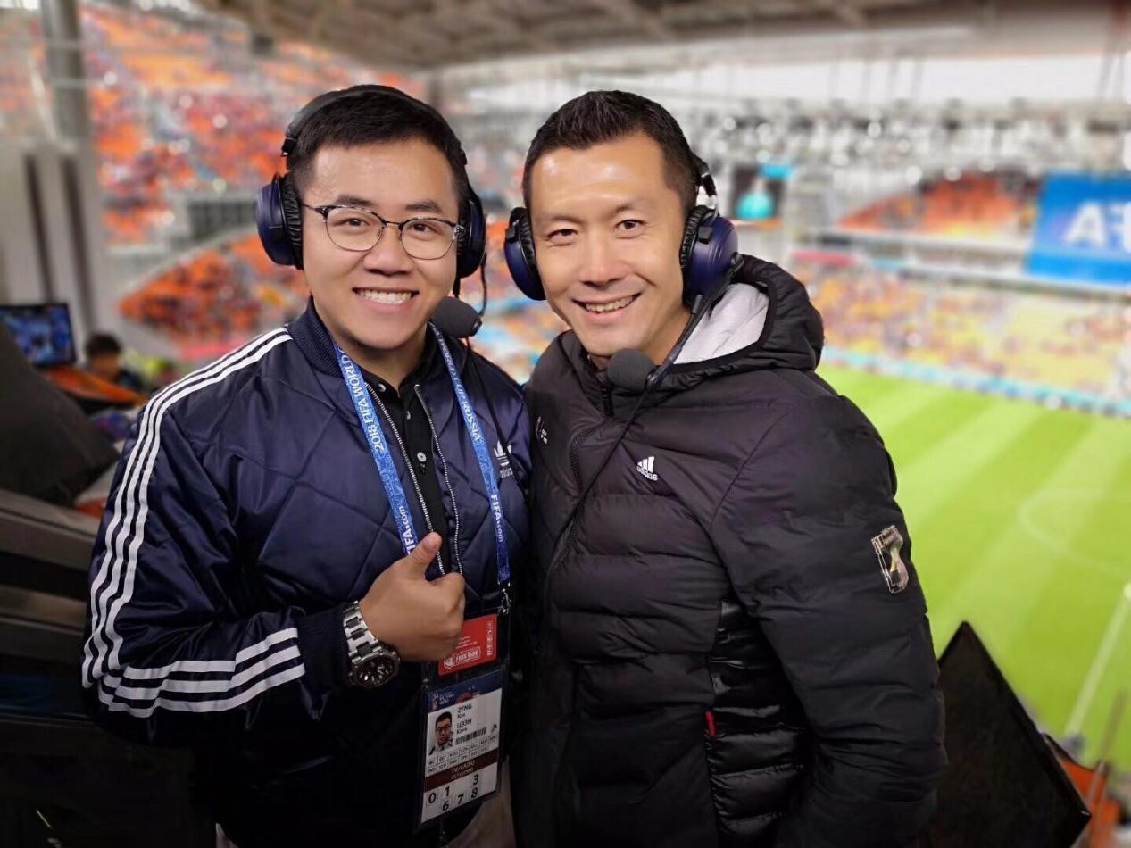 央视有个谦逊憨萌的世界杯解说新人,永远乐观微笑的他就是曾侃