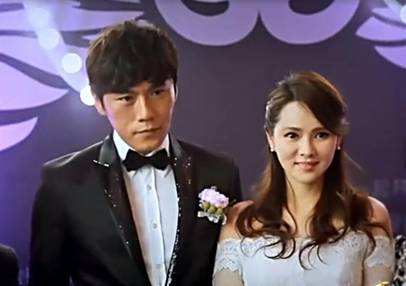 伊能静深爱秦昊,想着再生第三胎,曾在婚礼上与宾客合照7小时