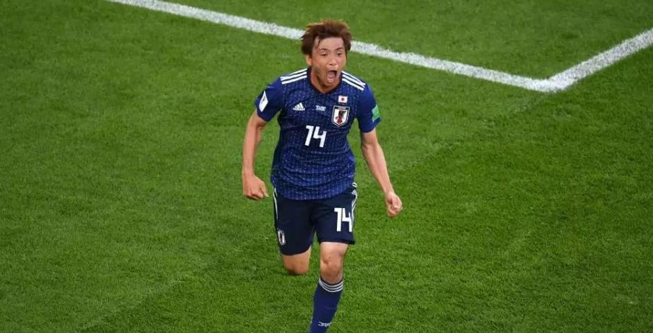 中日足球赛日本球员获点,国脚刘浩帆手扑送点成转折