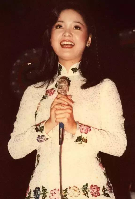 邓丽君绝版旗袍写真,太美了!