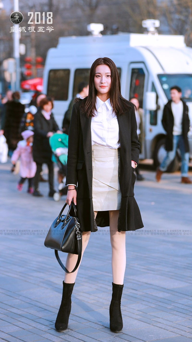 三里屯最新街拍 网罗一众潮人美女的春装搭配