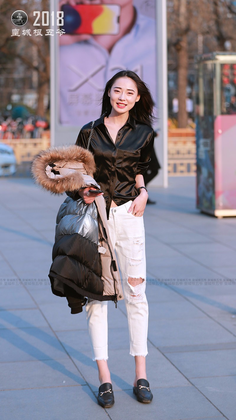 热闹繁华的三里屯 汇聚了来自全国各地的时髦美女