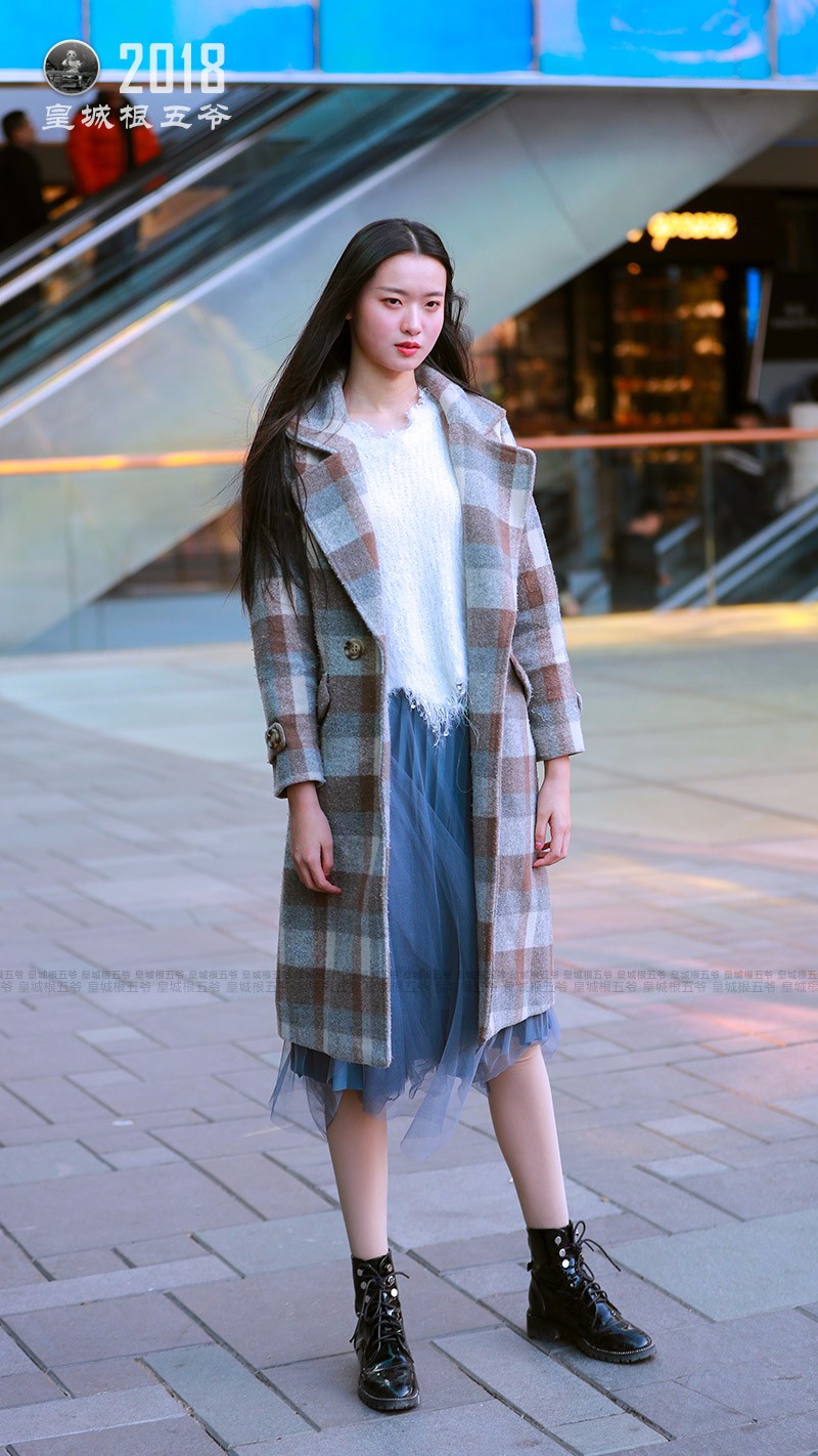 街拍:优秀的女人,并不是仅仅拥有好看的外貌