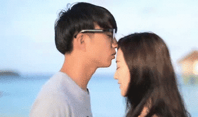 女人可以注意这些细节,怎么从亲吻方式上判断他有多爱你?