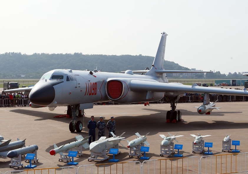 "战神"轰6k再获关注:一跃成为空军新宠,数量赶超歼-20