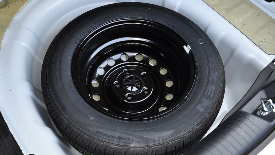 很多汽车都有备胎,为什么宝马却没有?