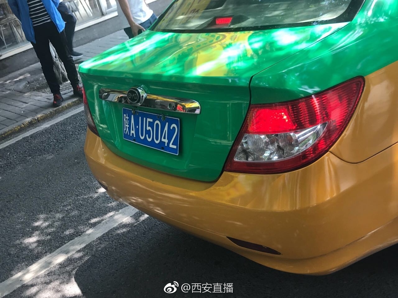 游客火车站遇出租车拒载 还跟乘客动起了手[费解]