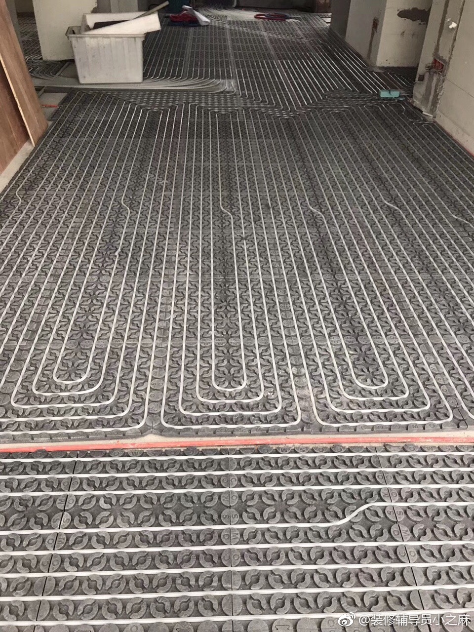 石墨烯地暖铺设现场