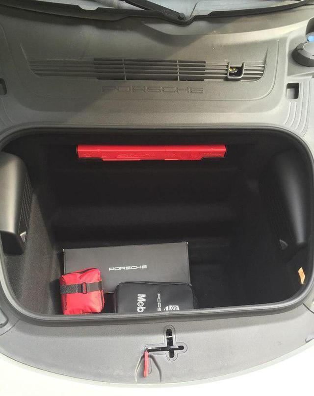 提保时捷718落地上完牌近80万, 拉风是肯定的, 但是太费油了