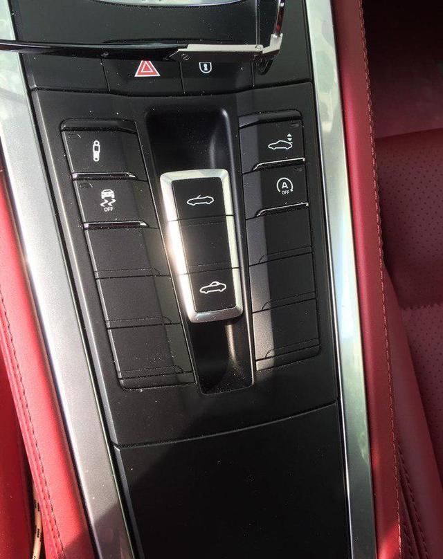 提保时捷718落地上完牌近80万拉风是肯定的但是太费油了