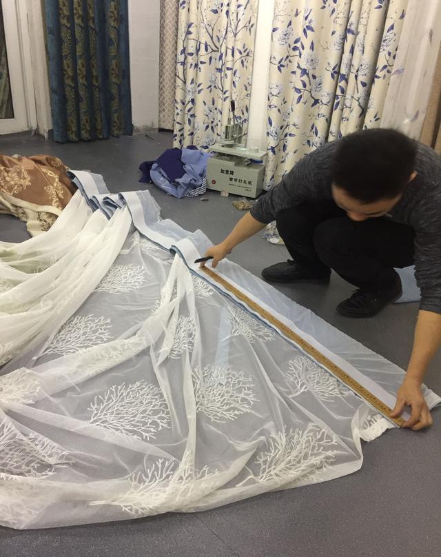 窗帘制作,窗帘现场安装揭秘