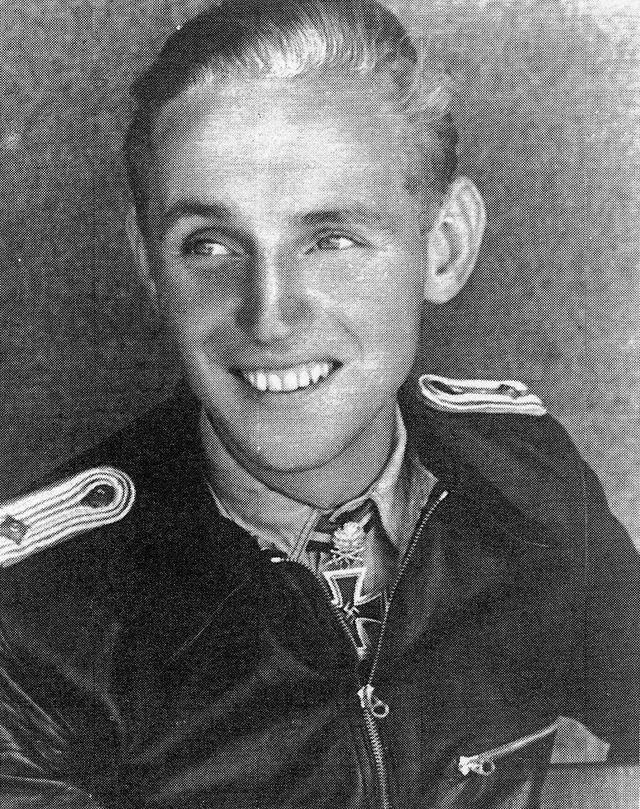 击落352架敌机,世界空战历史上击落敌军第一最强飞行战士=|哈特曼