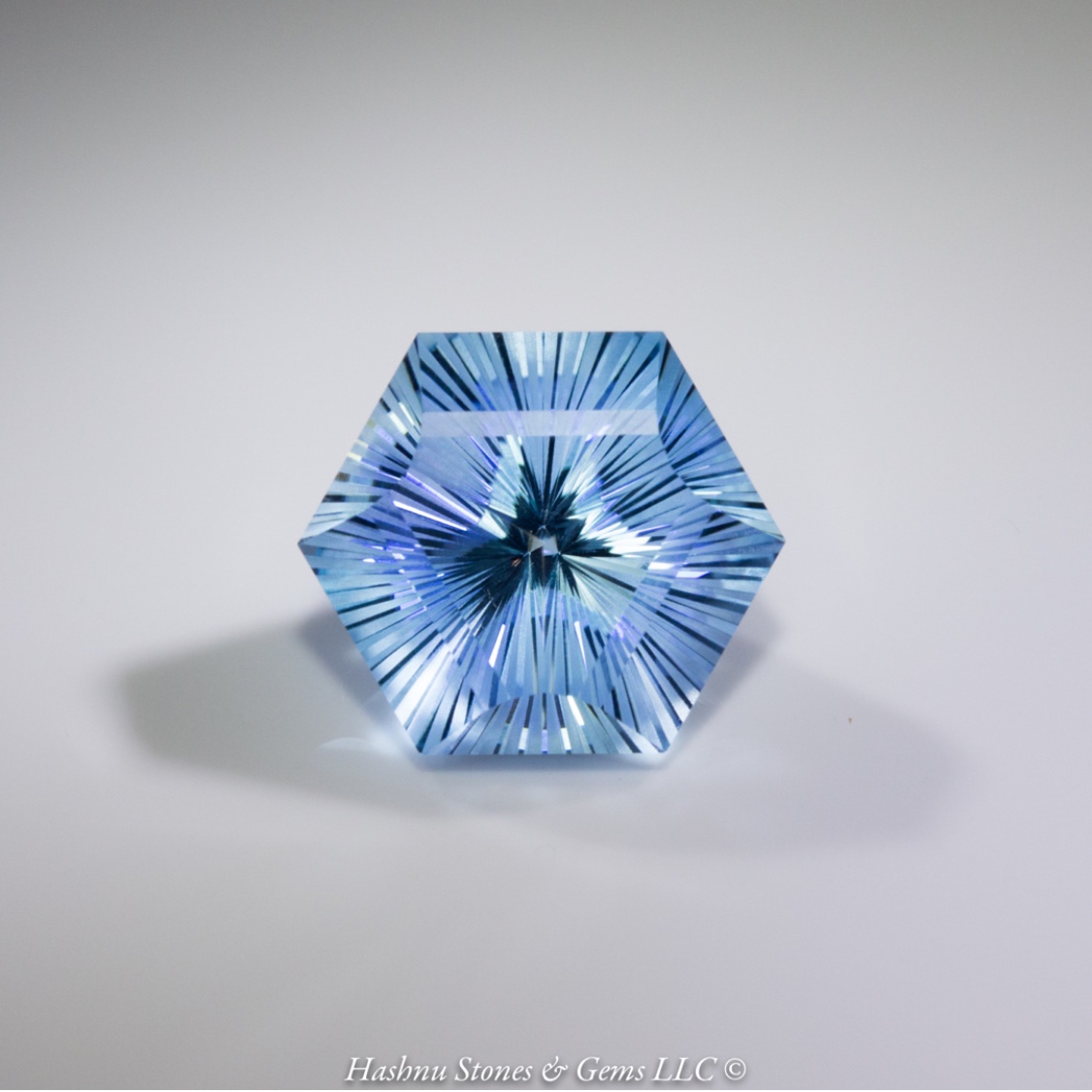 花式切割的彩宝,美的像一朵朵花!可以试着猜猜看,有那些宝石?