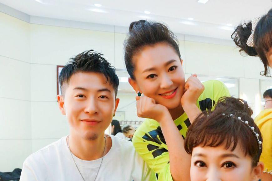 看了月亮姐姐和小鹿姐姐近照才知道什么叫冻龄女神