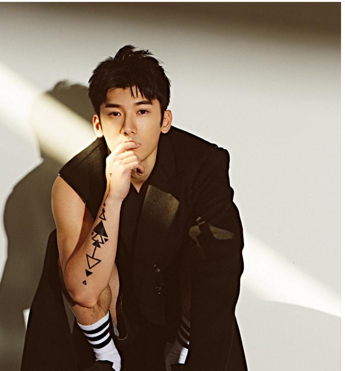 刘芮麟阳光清爽的夏季男士短发,提升你的颜值,彰显出绅士风度