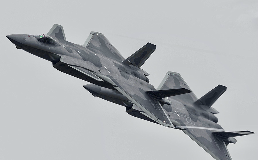 霸气,三架新涂装歼20低空飞过珠海上空,超机动性一览无遗