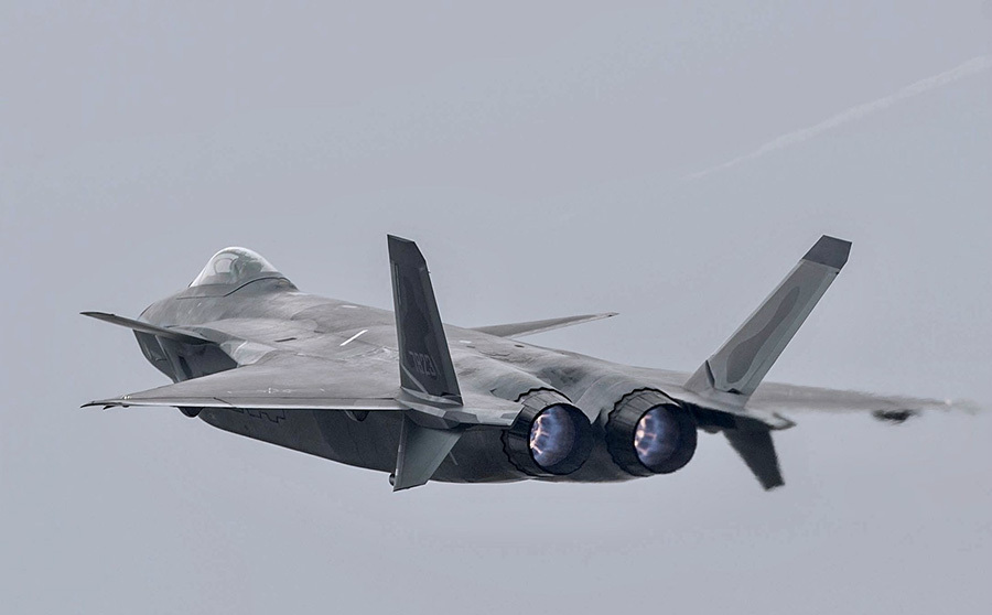 霸气,三架新涂装歼20低空飞过珠海上空,超机动性一览无遗