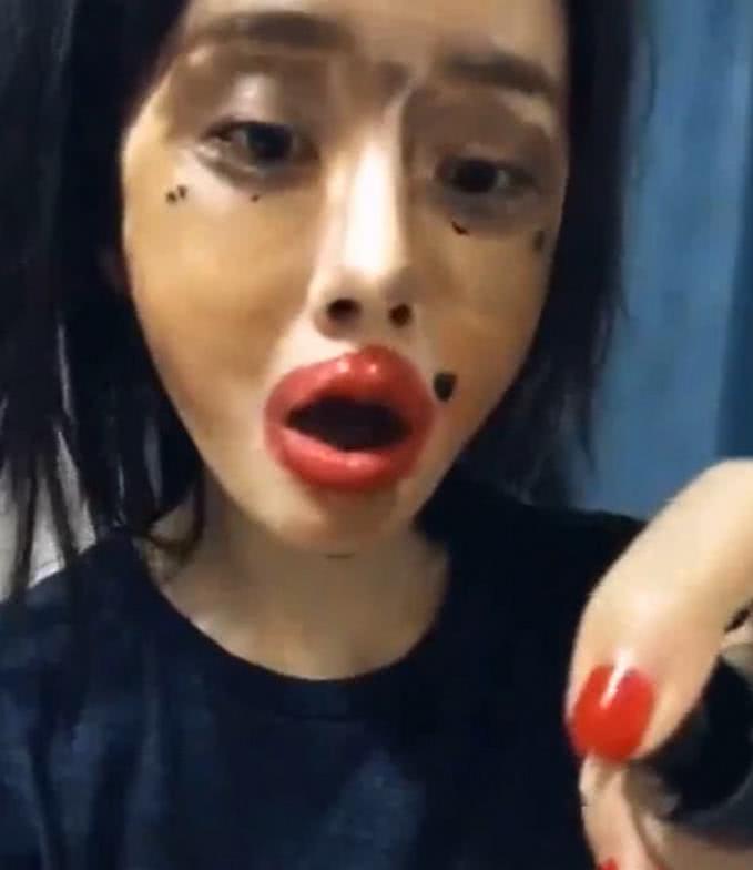 "邋遢"女大学生,化妆后变"小仙女",网友:你男朋友找了嘛?