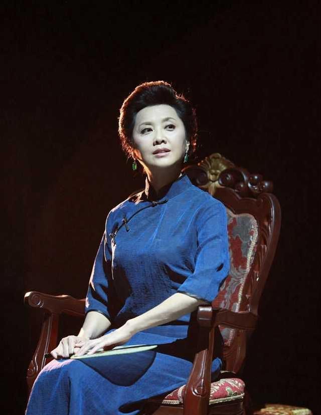 她是国家一级演员,曾凭借《西游记》出名,如今66岁依然风韵尚存