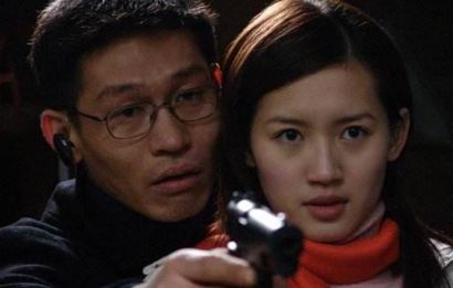 参演了电视剧《城市边缘人》的拍摄,1998年又出演了情感剧《母亲》