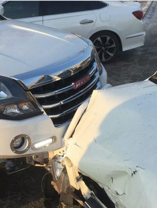 哈弗撞车后, 个人觉得硬比吸能强!