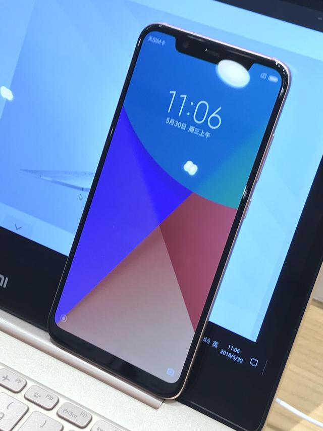 三款小米8齐发屏下指纹透明后盖刘海屏雷军说ok