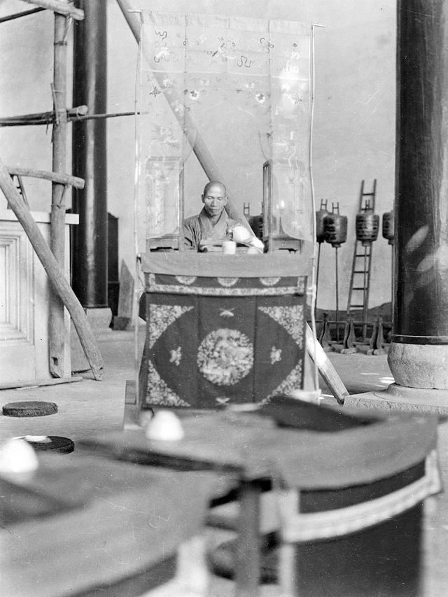 浙江旧影1917年,杭州包公祠的虎头铡刀|包公祠|虎头|铡刀_新浪新闻