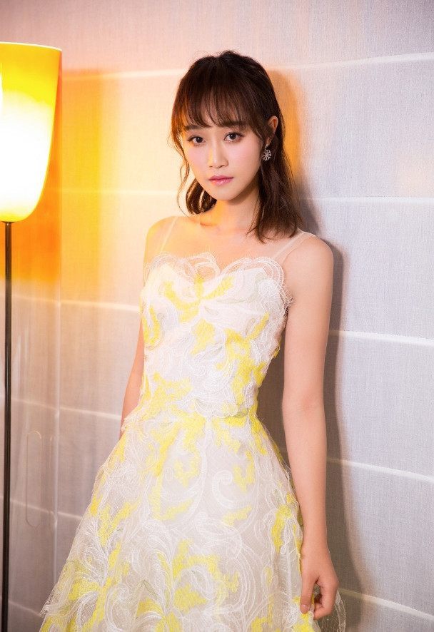 她曾被父母撕录取通知书,一周请9个家教,容貌特别很爽朗!