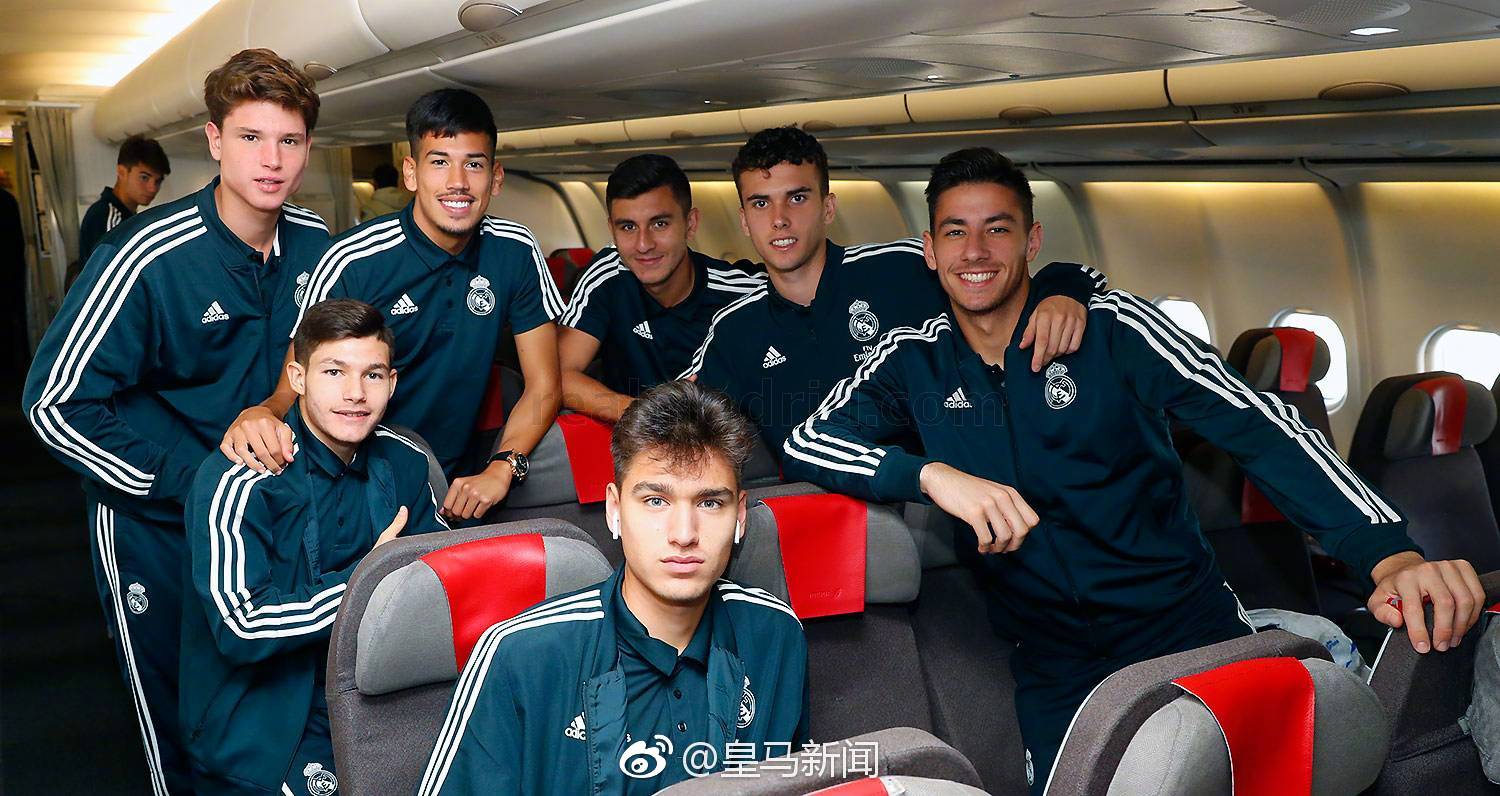 皇马全队的西装帅照图为什么大家都喜欢拍双人照