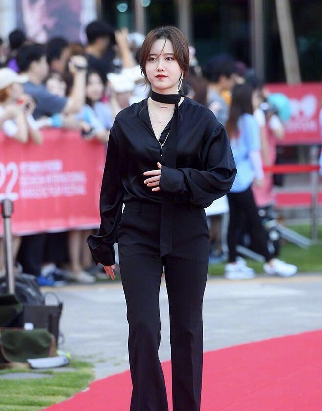 "韩版杉菜"具惠善出席活动面容僵硬身材走样