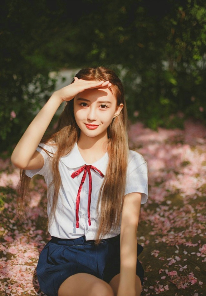清纯靓丽美丽校服迷人90后校花清新娇雅俏皮唯美写真
