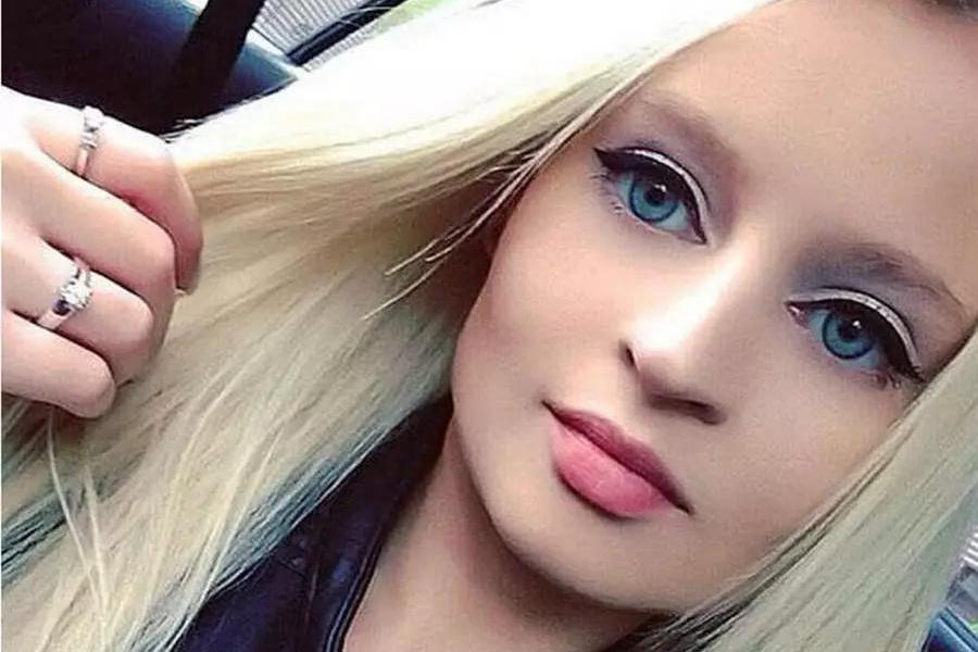 纯天然真人芭比因眼睛会变三种颜色在ins上迅速走红