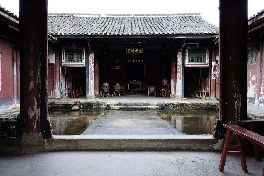 民居建筑中举足轻重……迁途路径与定居地的文化感染,再加上客家民和