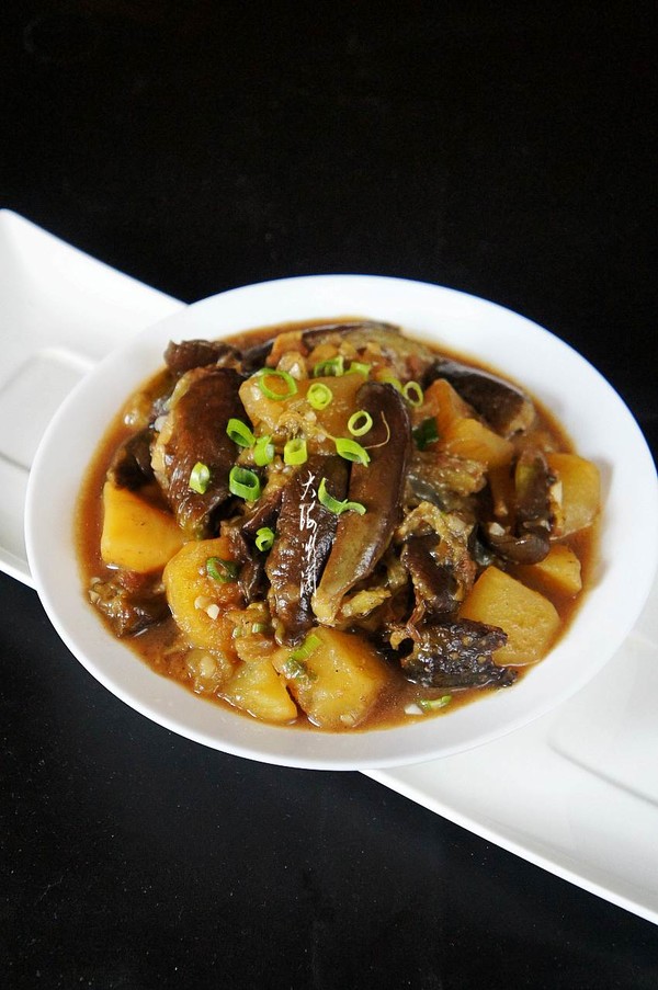 鲜美开胃的夜宵东北农家菜茄子炖土豆