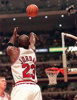 第3名 迈克尔-乔丹nba职业生涯投篮命中率高达44.