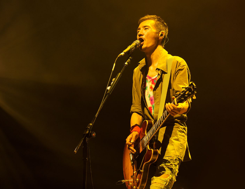 他被吐槽破音遭歌手弃用,却是跨界歌手常客,参加理由无比耿直