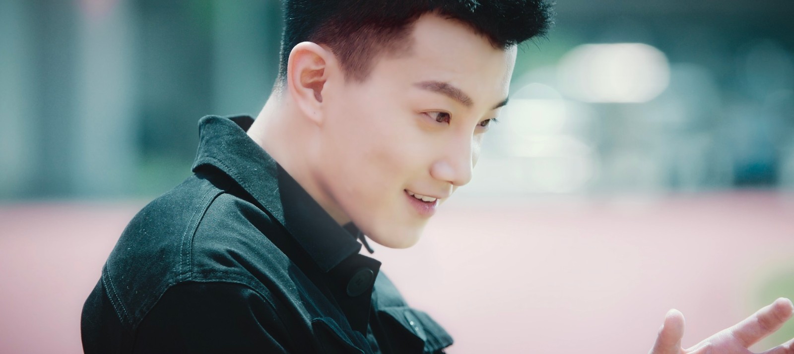 《追球》热血开机 曝"青春篇"先导预告演绎乒乓情愫