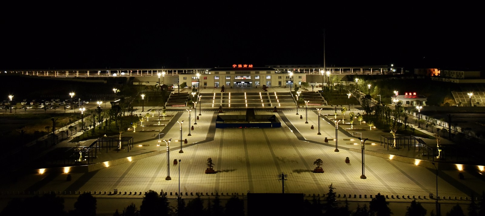 西成高铁最大车站广场在汉中!超美夜景却少有人看
