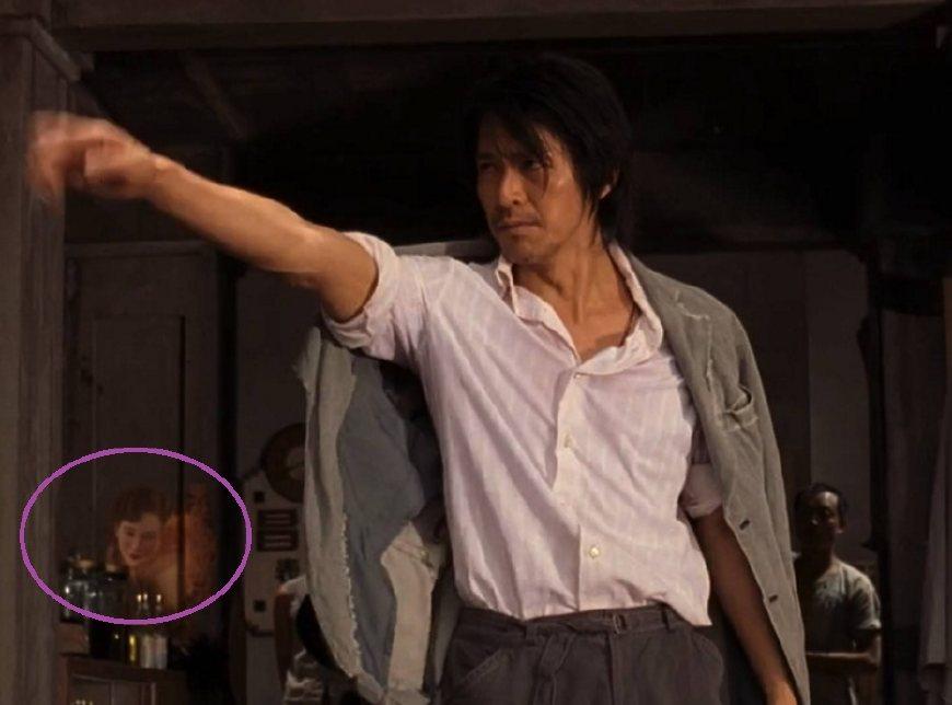 荧幕中那些诡异尴尬的穿帮镜头,最后两张看完令人喷血