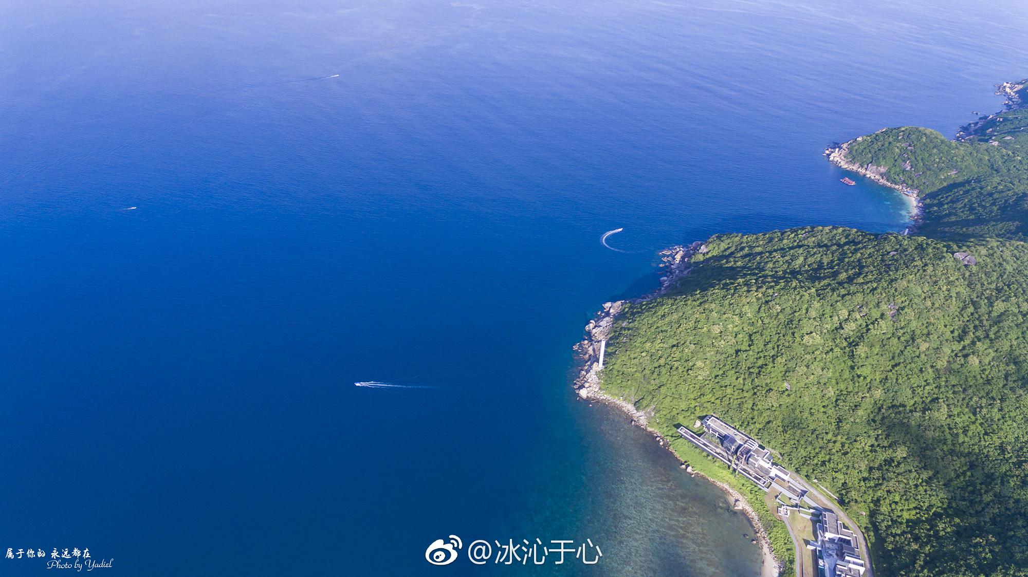 太阳湾三面环山,一面向海,风景优美如画,湾内水面平静_新浪新闻