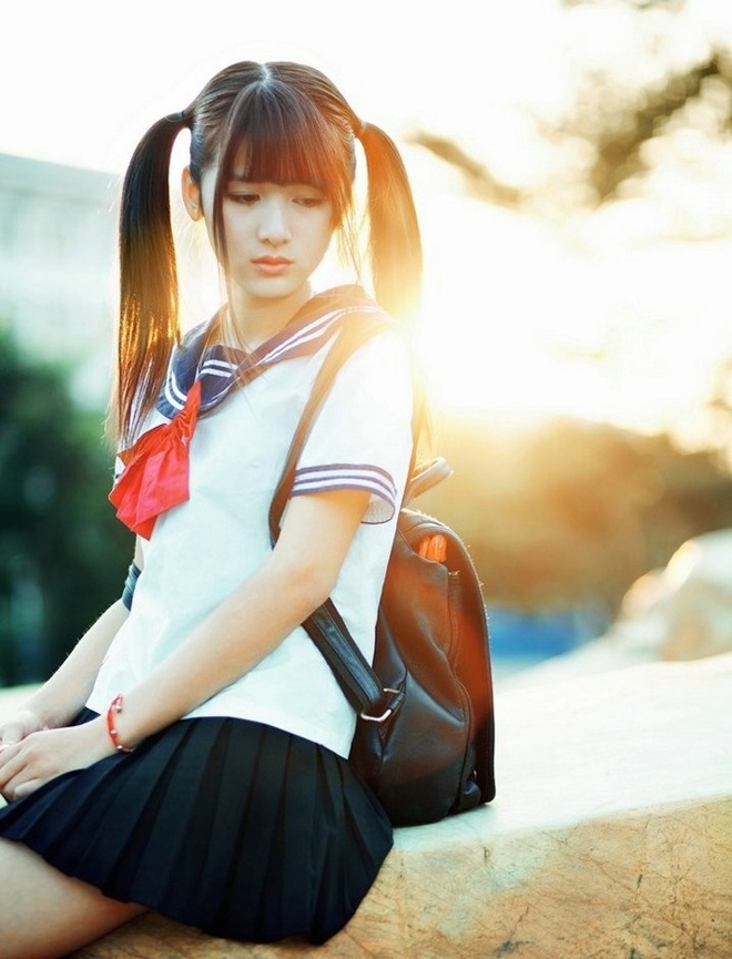 清纯娇嫩双马尾清纯学生妹夏日校园阳光唯美写真