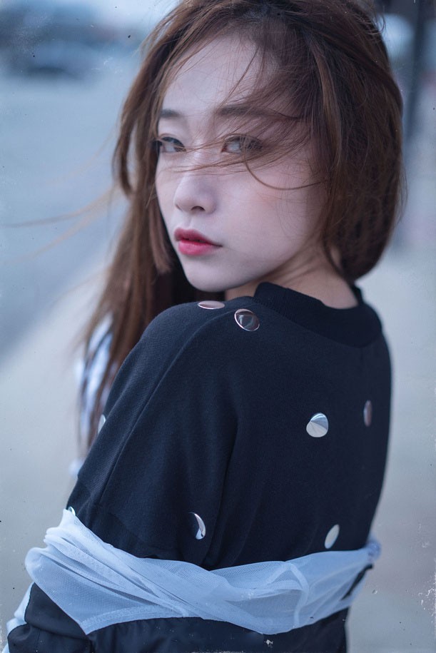 氧气美女模特陈思雨街拍写真图片